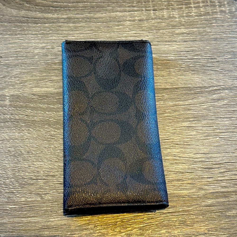 Coach wallet. Used twice. Great condition.